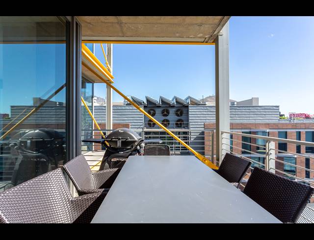 2 BEDROOM APARTMENT TO LET IN WATERFRONT